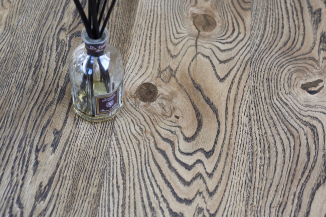 Rustic Grade Square-edge Engineered Oak Flooring Scent