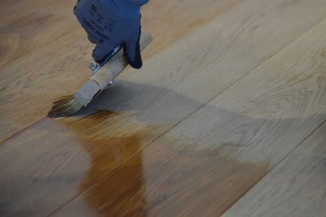 wood-floor-finish-application