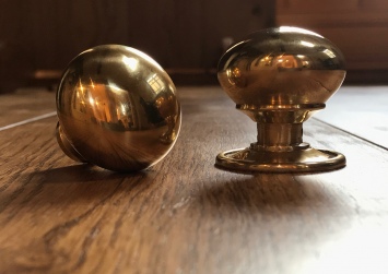 cottage-knob-polished-brass