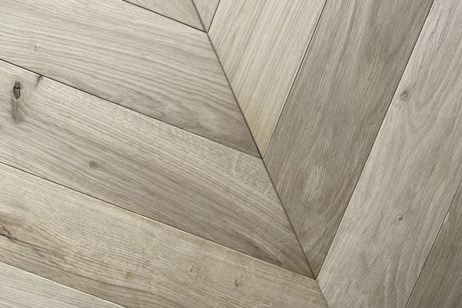 chevron-parquet-engineered-oak-flooring-overhead-angled