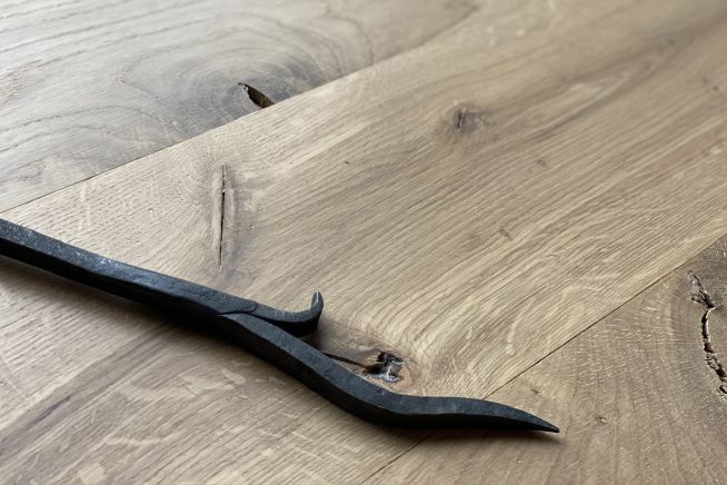 heritage-grade-solid-oak-flooring-companion-set-close-up