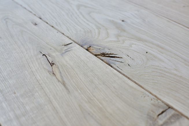 unfinished-rustic-grade-oak-flooring-angled-edge