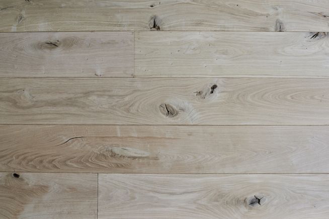 unfinished-rustic-grade-oak-flooring-boards