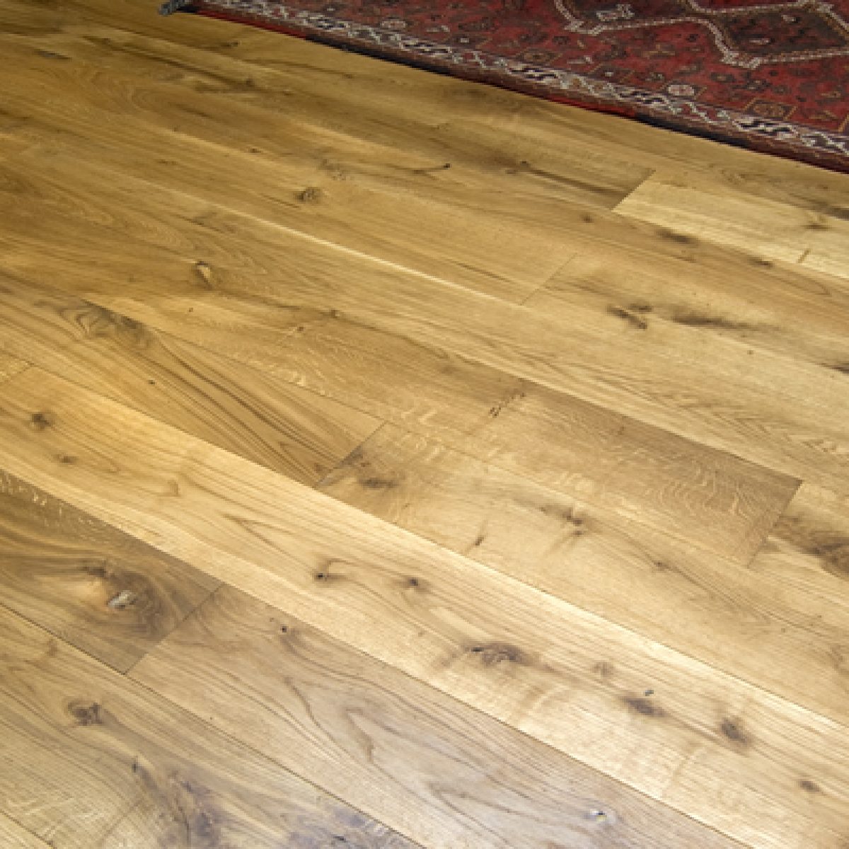 Peak Oak: New Carpet Or Oak Flooring?