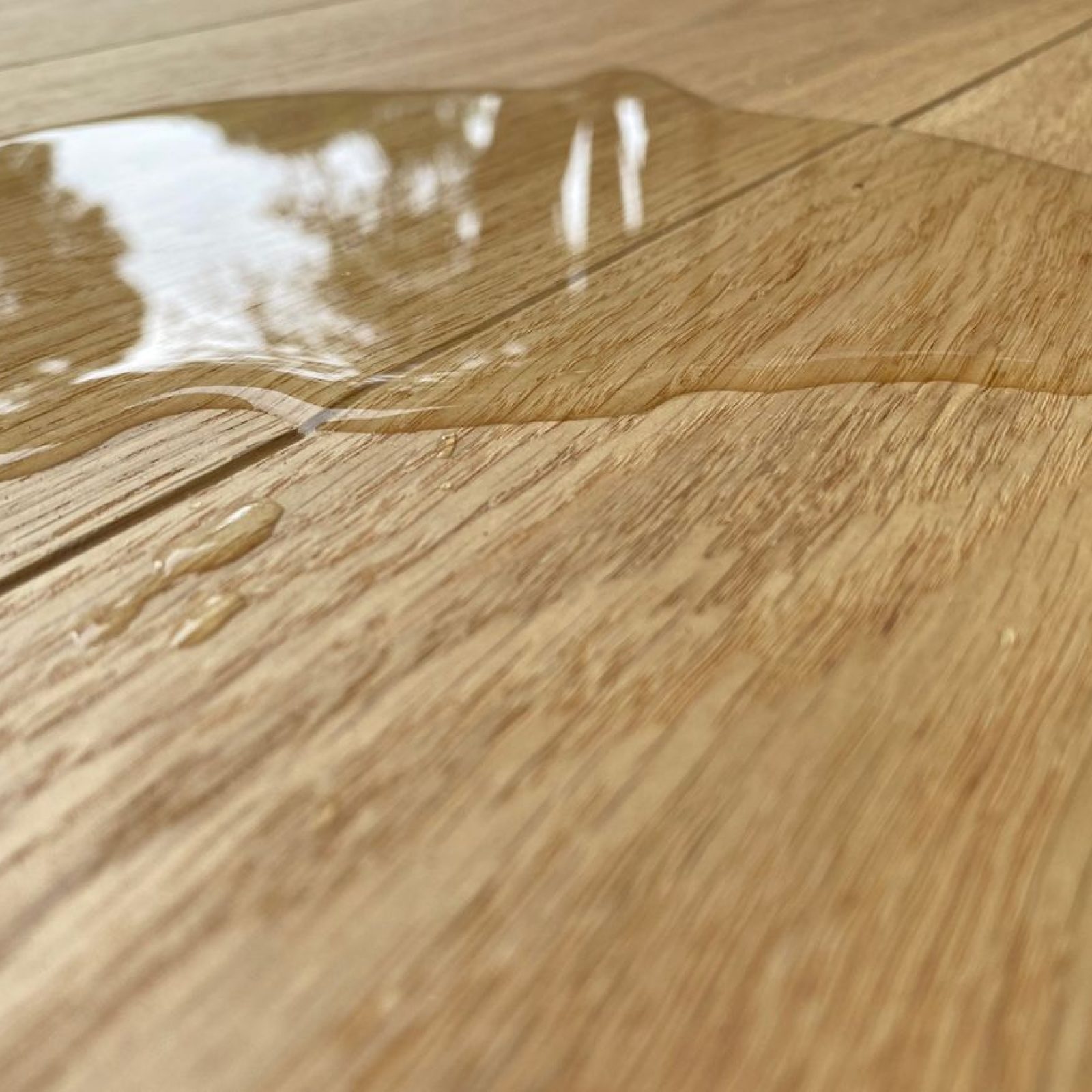 Can Engineered Hardwood Get Wet? Peak Oak
