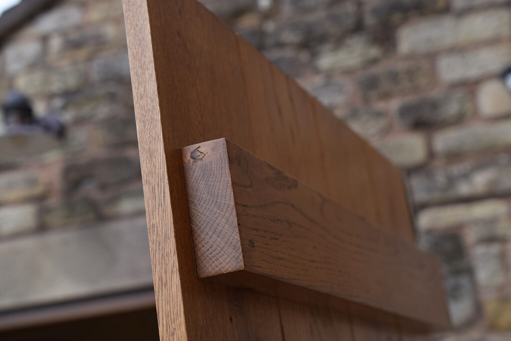 Peak Oak What Is The Difference Between Solid Oak And Oak Veneer Doors?